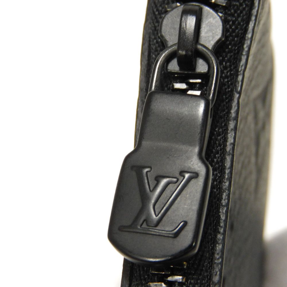 LOUIS VUITTON Coin case M69827 Shadow leather (monogram embossing) black Monogram shadow Duo Messenger Coin Pocket only