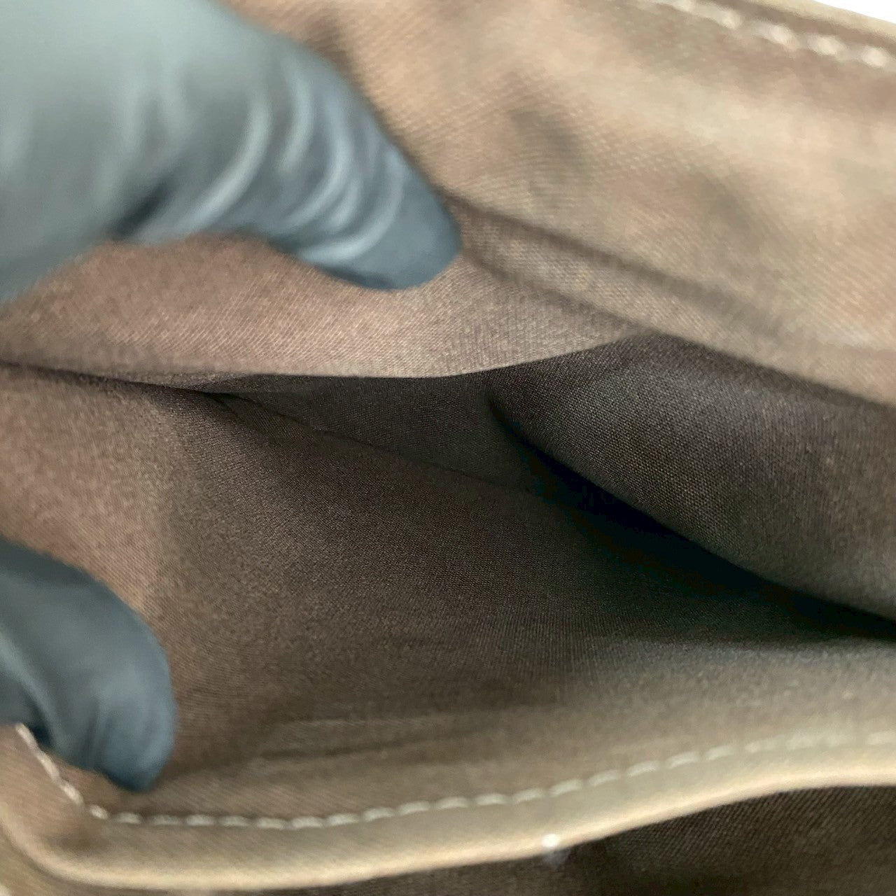 LOUIS VUITTON Shoulder Bag leather Brown Taiga Luka