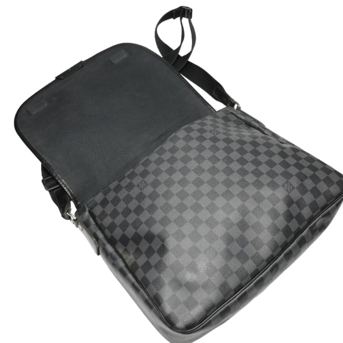 LOUIS VUITTON Shoulder Bag N58033 leather black Shoulder Bag Damier Grafitte Daniel GM unisex(Unisex) Used Authentic