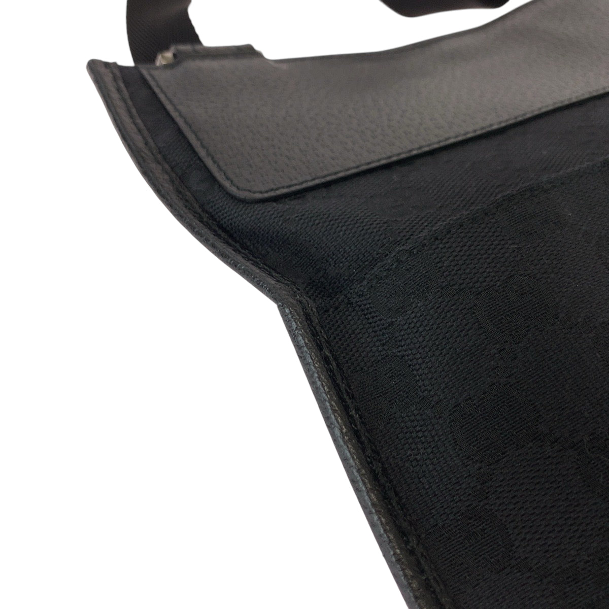 GUCCI Shoulder Bag 27639 GG canvas Black SilverMetal Shoulder Bag Sacoche mens Used Authentic