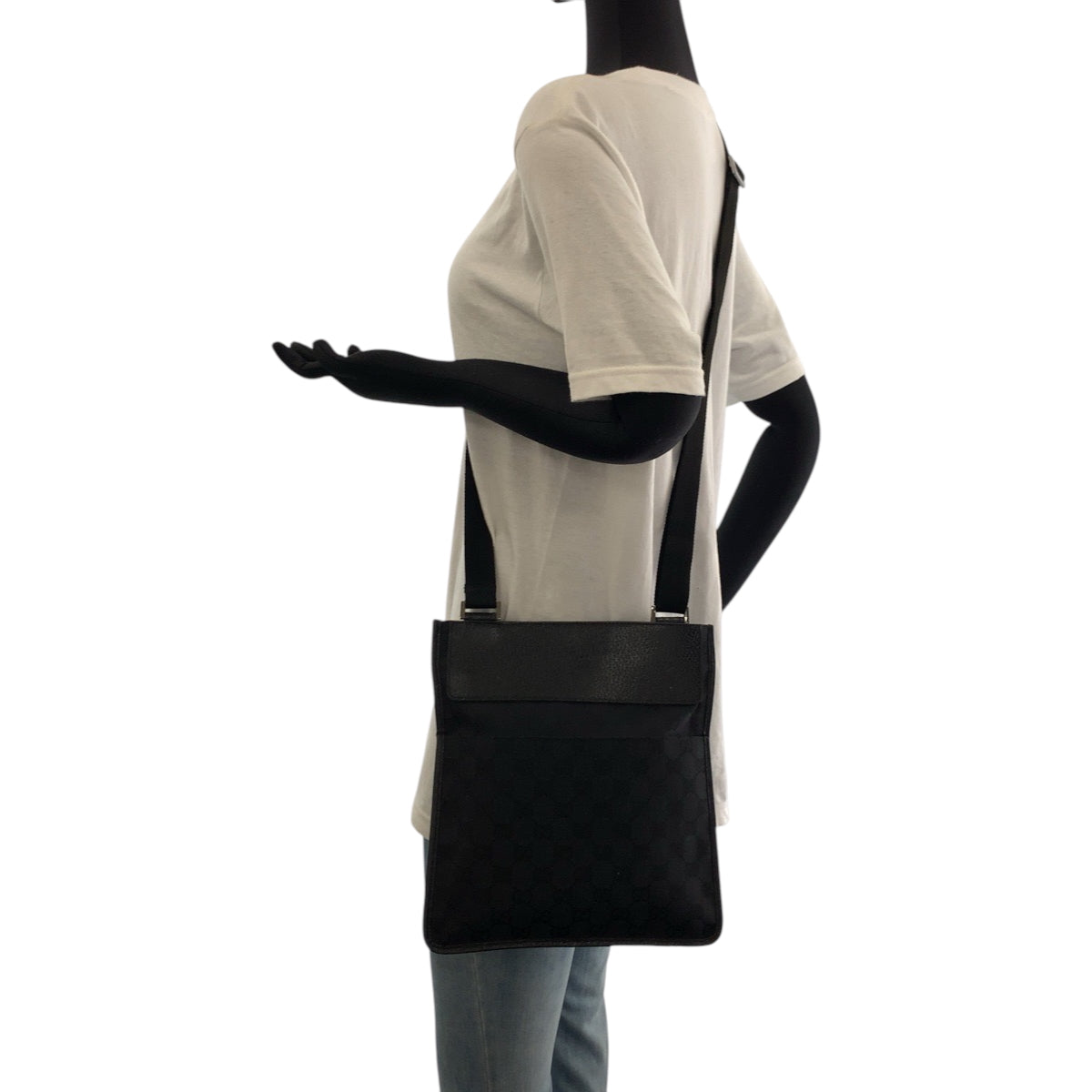 GUCCI Shoulder Bag 27639 GG canvas Black SilverMetal Shoulder Bag Sacoche mens Used Authentic