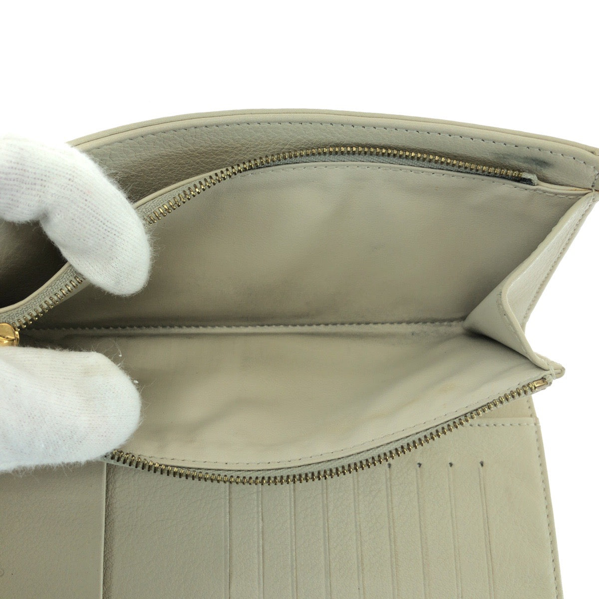 LOUIS VUITTON Long Wallet Purse M58132 leather Ivory Gold Metal Monogram Mahina Portefeuille Amelia
