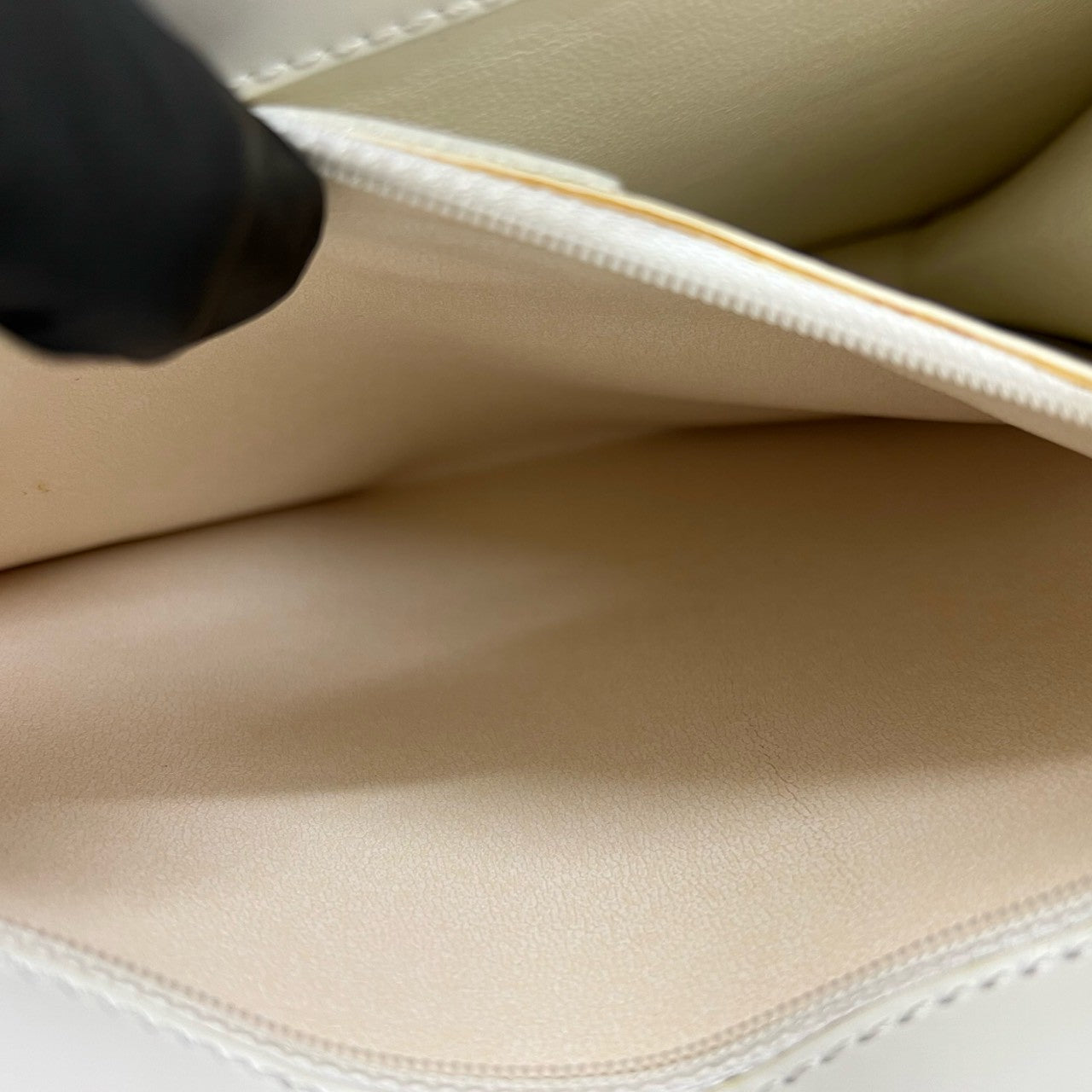 CELINE Handbag Calfskin white