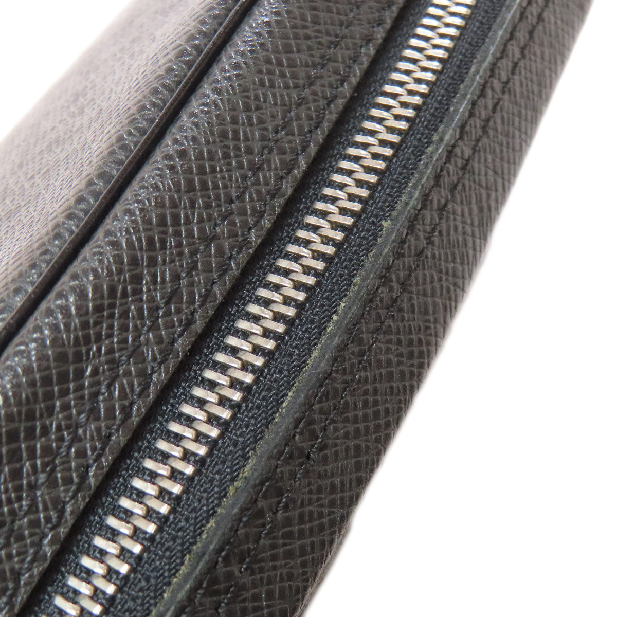 LOUIS VUITTON business bag M32663 Taiga gray Truth Cracking Tat GM