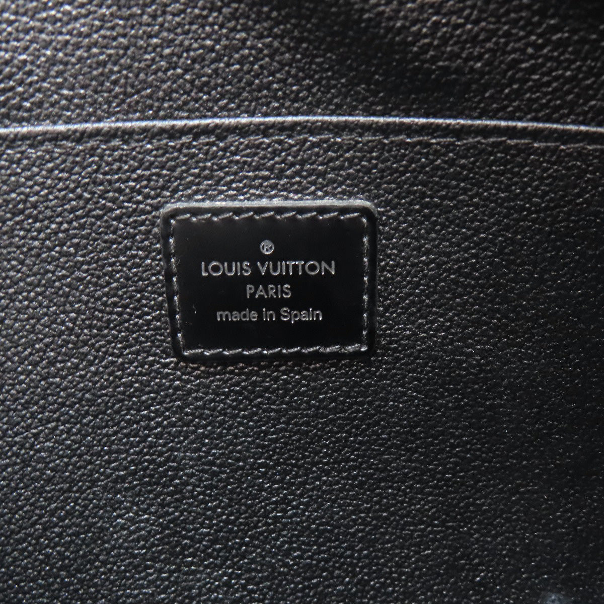 LOUIS VUITTON business bag M32663 Taiga gray Truth Cracking Tat GM