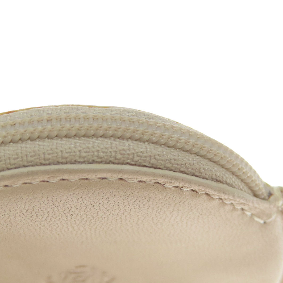 LOEWE Coin case Calfskin beige Anagram Round Shape Women Used Authentic