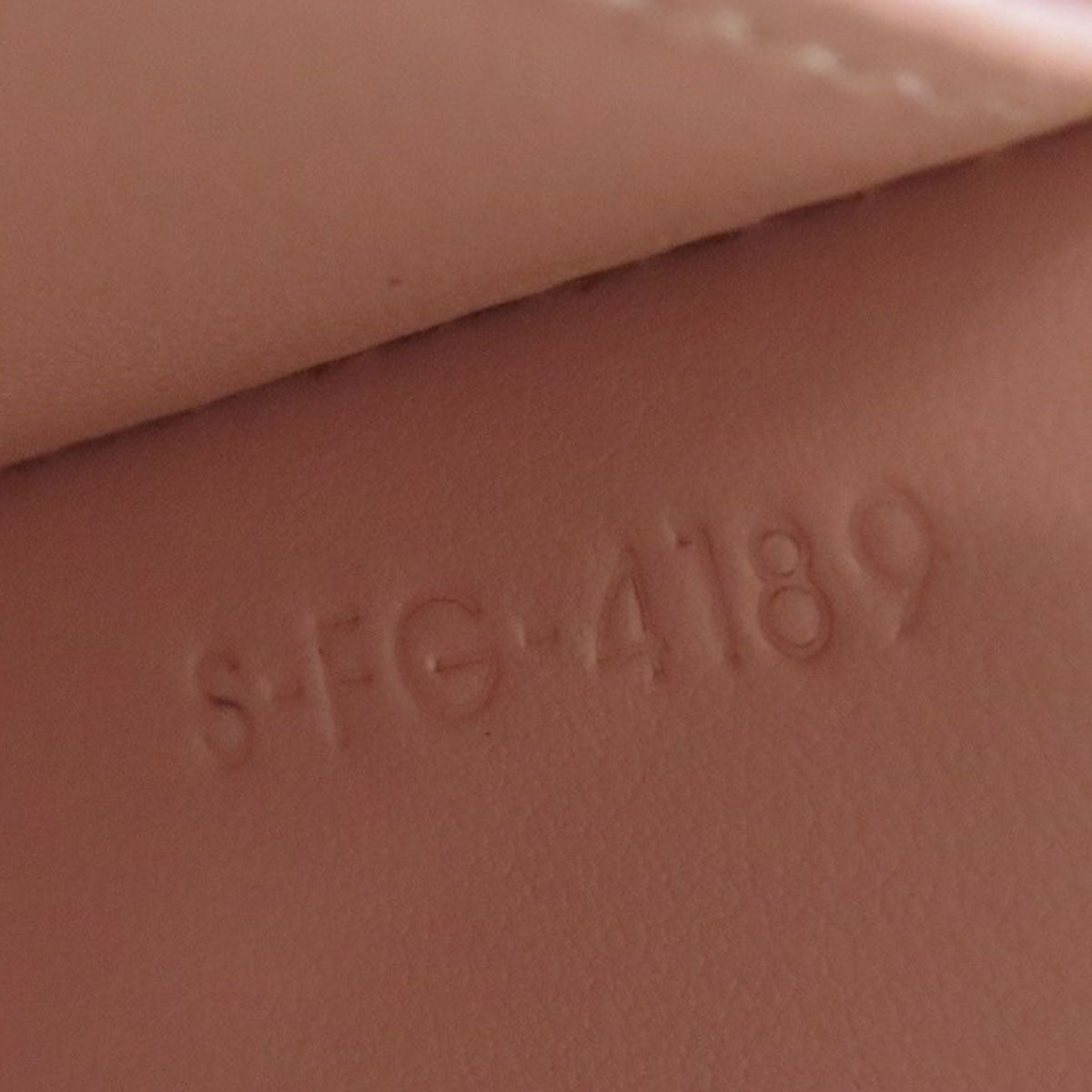 CELINE Bifold Wallet leather pink Tri-fold wallet