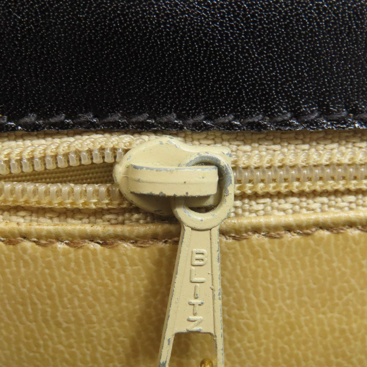 CELINE Shoulder Bag leather black one belt carriage Metal