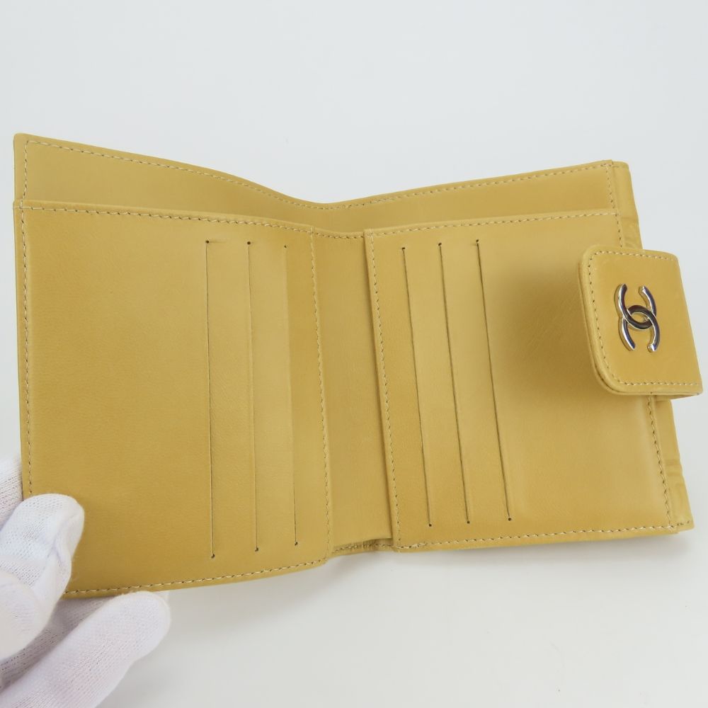 CHANEL Bifold Wallet lambskin beige icon