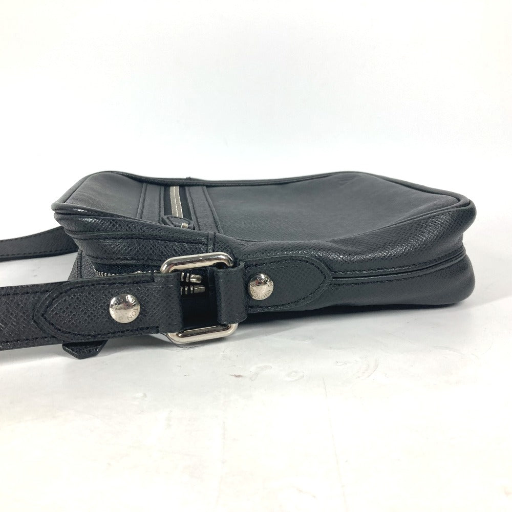 LOUIS VUITTON Shoulder Bag M32462 Taiga Leather black Taiga Dimitri mens Used Authentic