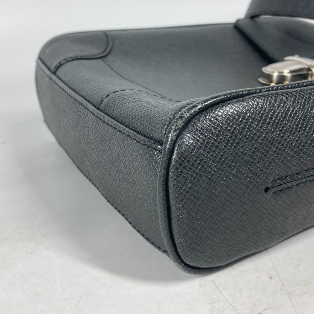LOUIS VUITTON Shoulder Bag M31192 Taiga Leather black Taiga Luka mens Used Authentic