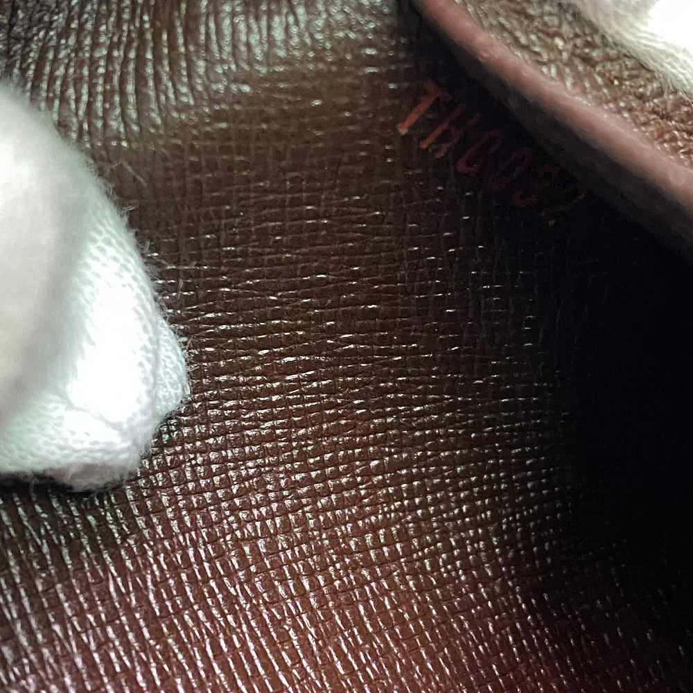 LOUIS VUITTON Portefeuille
International Long Wallet Damier
Ebene Brown
