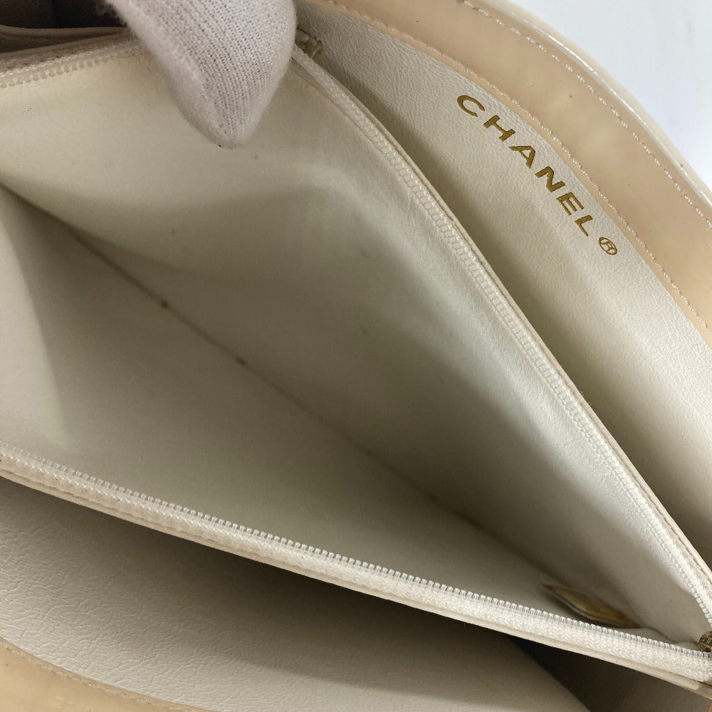 CHANEL Shoulder Bag Patent leather Ivorytype logo Women Used Authentic