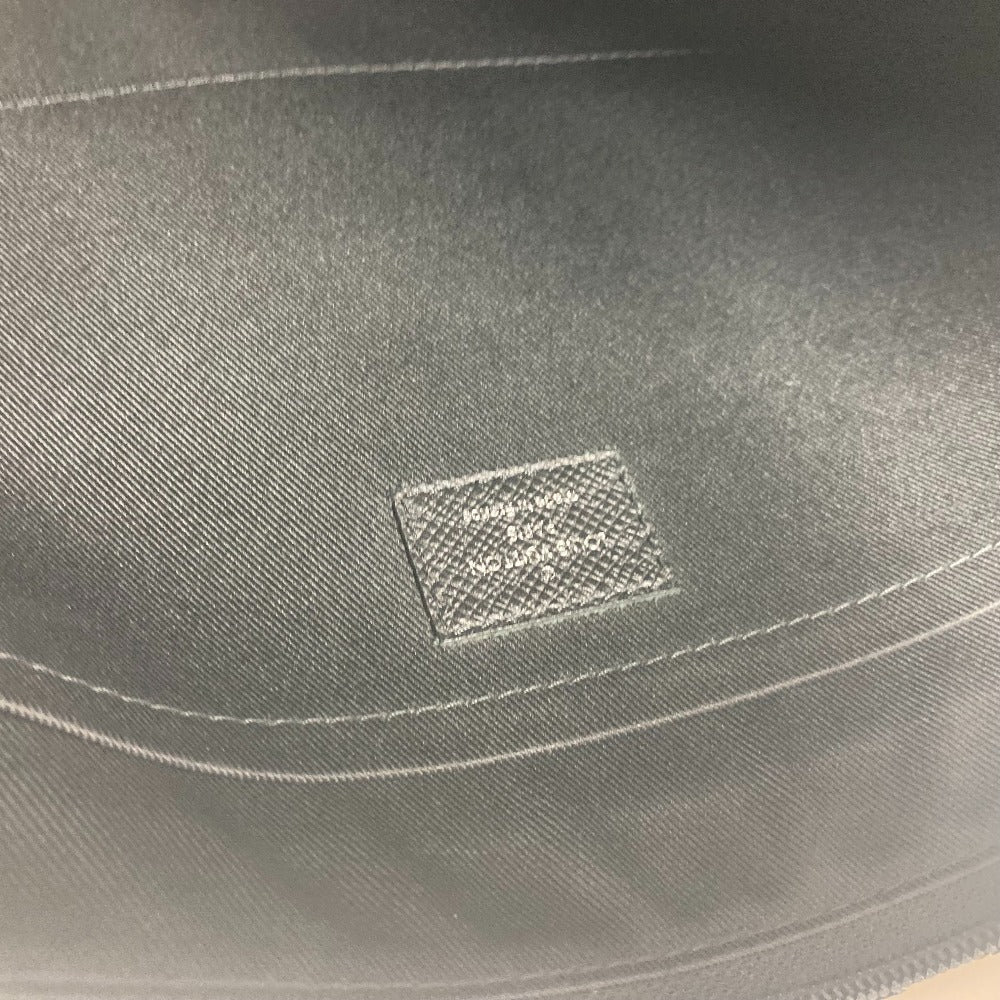 LOUIS VUITTON Clutch bag M30086 Taiga Leather black Taiga Pochette Apollo mens Used Authentic