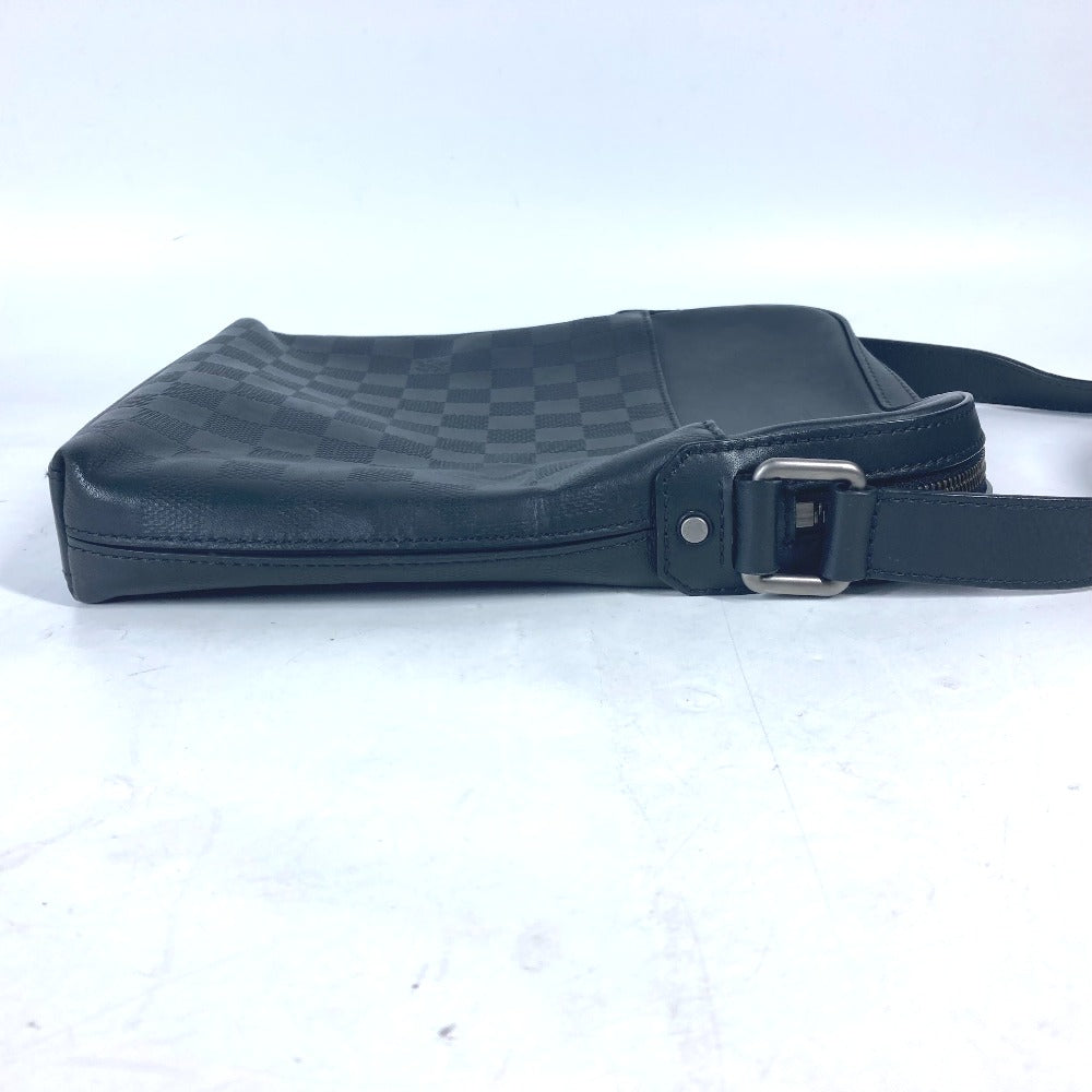 LOUIS VUITTON Shoulder Bag N23355 Damier Anfini Leather black Damier Anfini Pochette District mens Used Authentic