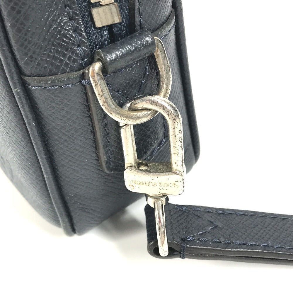 LOUIS VUITTON business bag M33423 Taiga Leather Navy Taiga Pochette Kasai