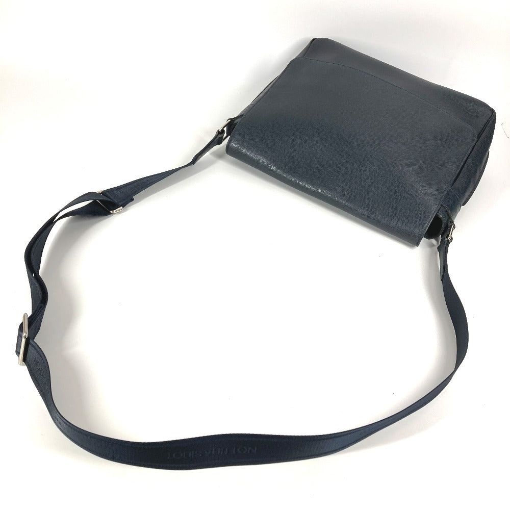 LOUIS VUITTON Shoulder Bag M32624 Taiga Leather Navy Taiga Roman MM Roman MM
