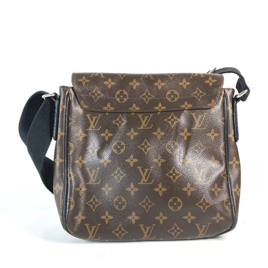 LOUIS VUITTON Shoulder Bag M40935 Monogram macacer canvas Brown Monogram macacer District PM mens Used Authentic