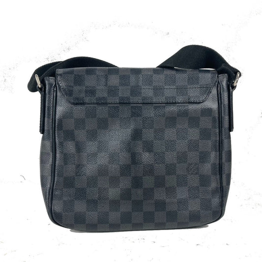LOUIS VUITTON Shoulder Bag N41260 Damier Grafitto Canvas black Damier Grafitte District PM mens Used Authentic
