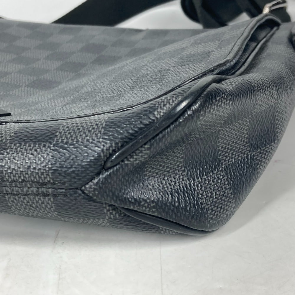 LOUIS VUITTON Shoulder Bag N41260 Damier Grafitto Canvas black Damier Grafitte District PM mens Used Authentic