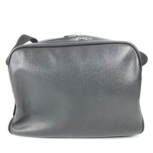 LOUIS VUITTON Shoulder Bag M30152 Taiga Leather black Taiga Reporter PM unisex(Unisex) Used Authentic