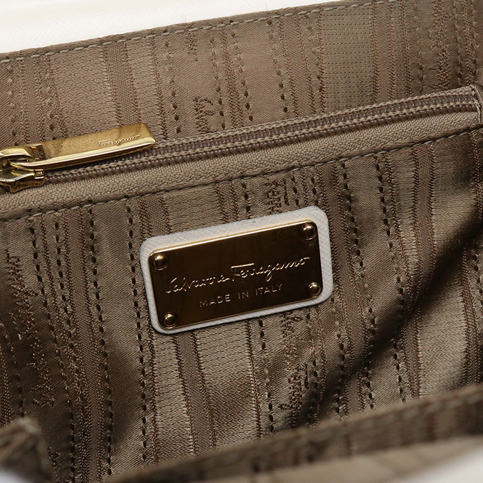 FERRAGAMO 21 E082 2WAY handbag Gancini totebag Calfskin white Women