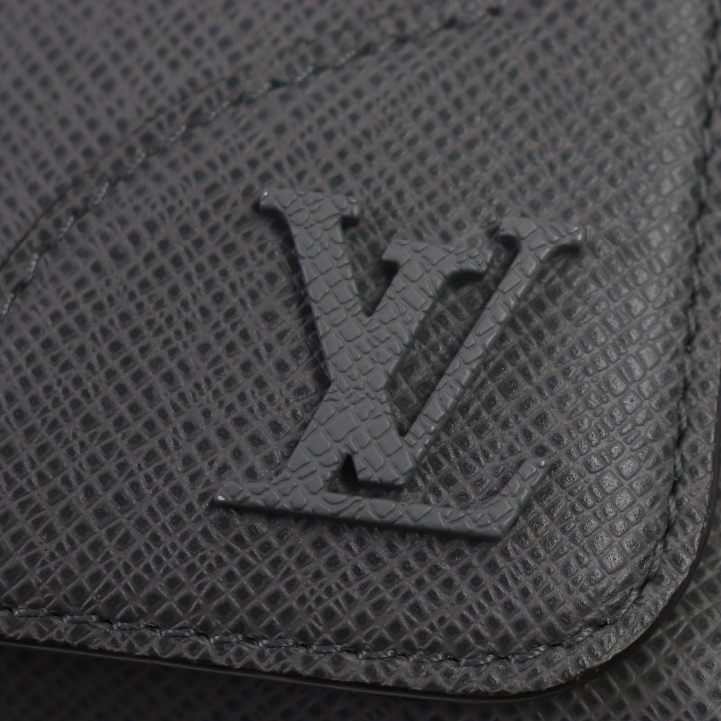 LOUIS VUITTON Shoulder Bag M30808 Taiga Leather gray Taiga new flap messenger mens Used Authentic