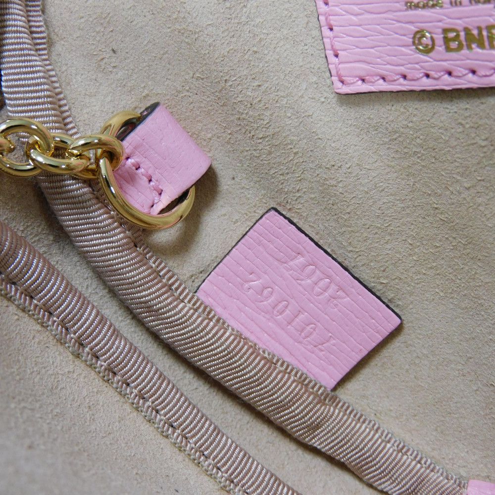 GUCCI Coin case 701062 U22AG 5964 Textured leather Light pink Banana Bolt Inazuma Unused logo Bananya Heart Shape Coin Case unisex(Unisex) Used Authentic