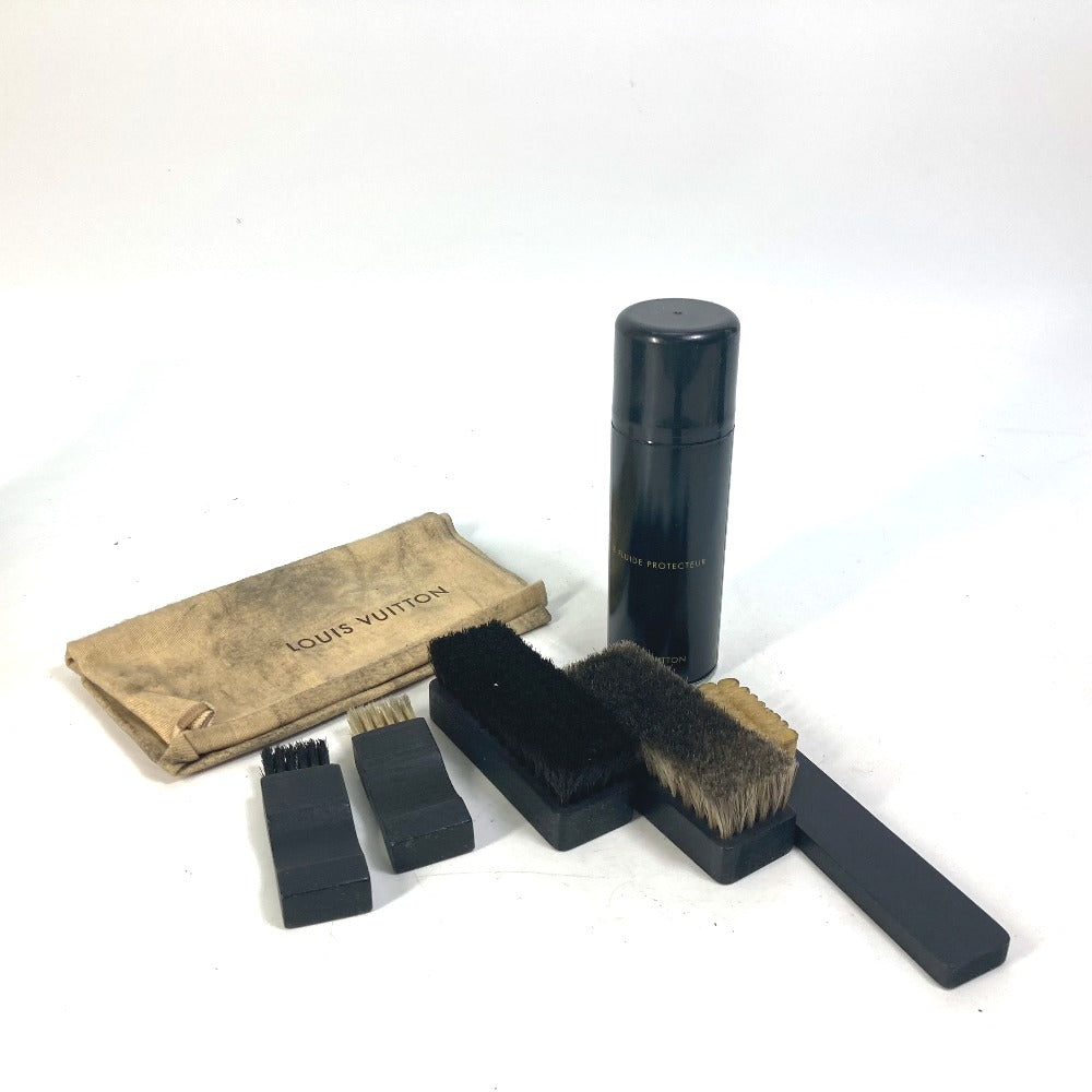 LOUIS VUITTON Pouch M47925 Monogram canvas Brown 6-piece set Monogram shoe maintenance set mens Used Authentic