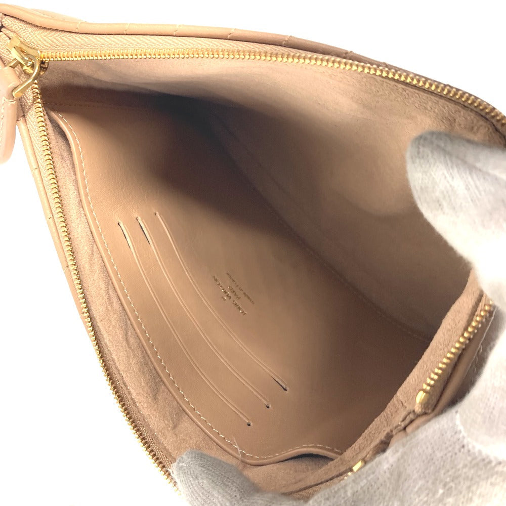 LOUIS VUITTON Clutch bag M68478 leather beige New Wave Pochette Zip Women Used Authentic