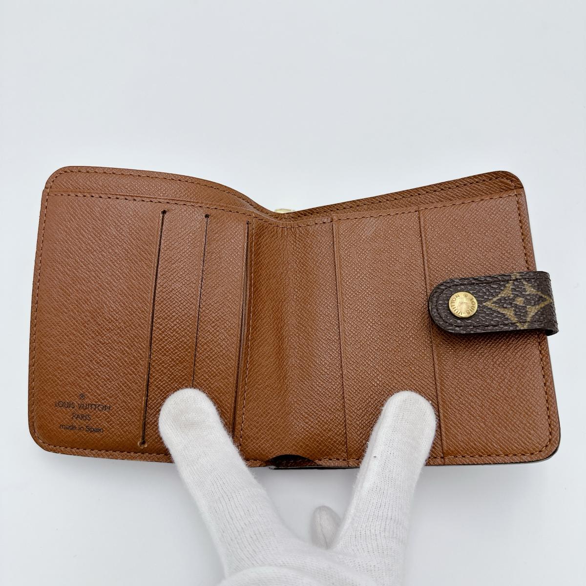 LOUIS VUITTON Bifold Wallet M61667 Monogram canvas Brown Card pocket with zipper Monogram Compact zip unisex(Unisex) Used Authentic