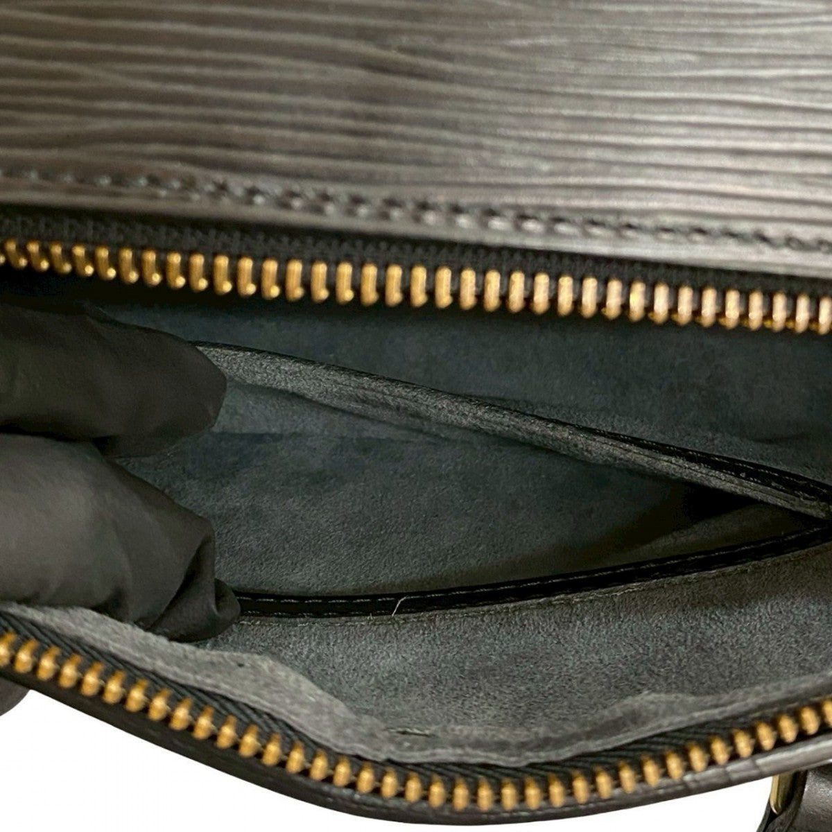 LOUIS VUITTON Handbag Epi Leather black Epi Suflo