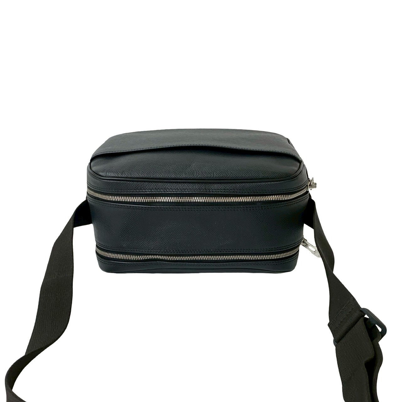 LOUIS VUITTON Shoulder Bag leather black Taiga reporter