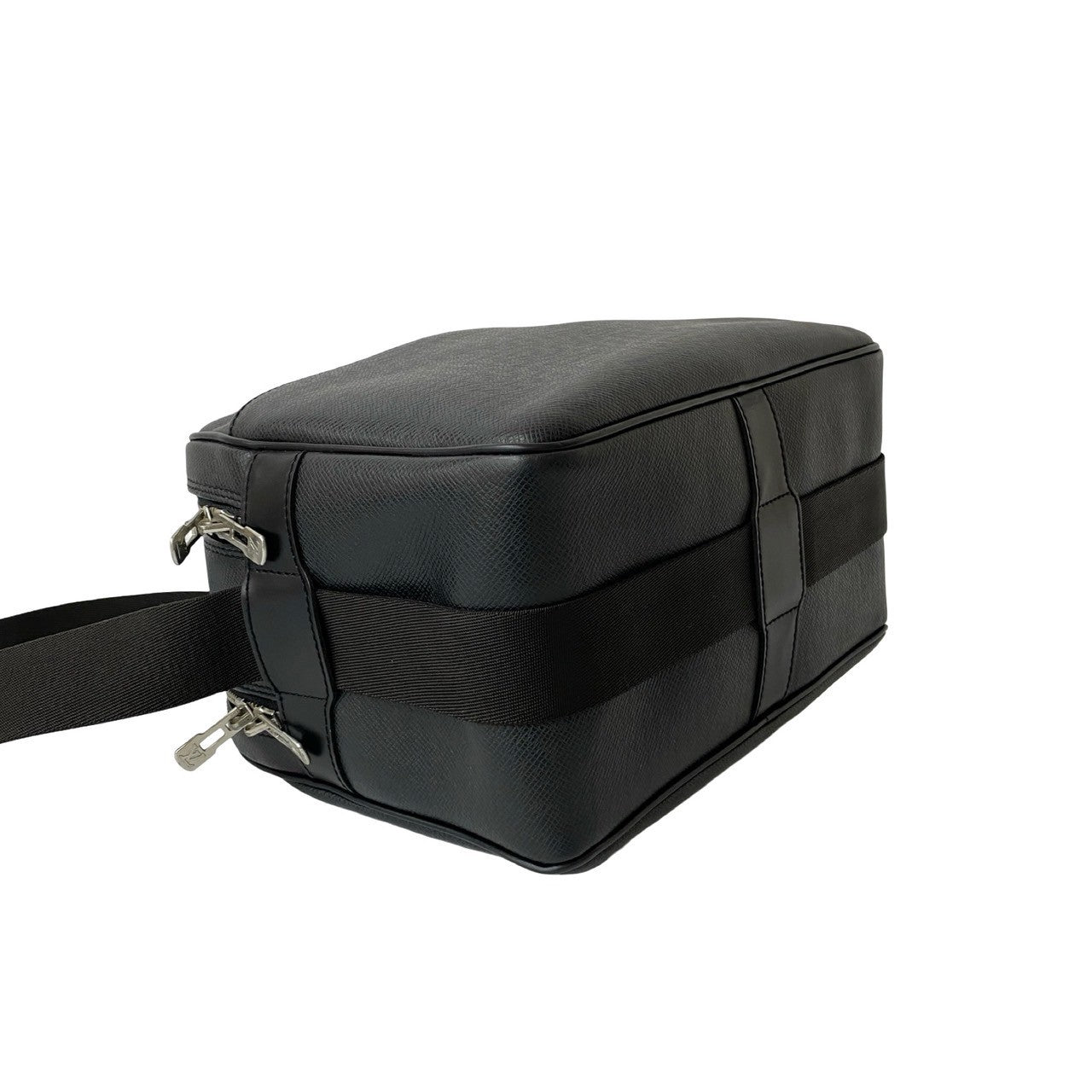LOUIS VUITTON Shoulder Bag leather black Taiga reporter