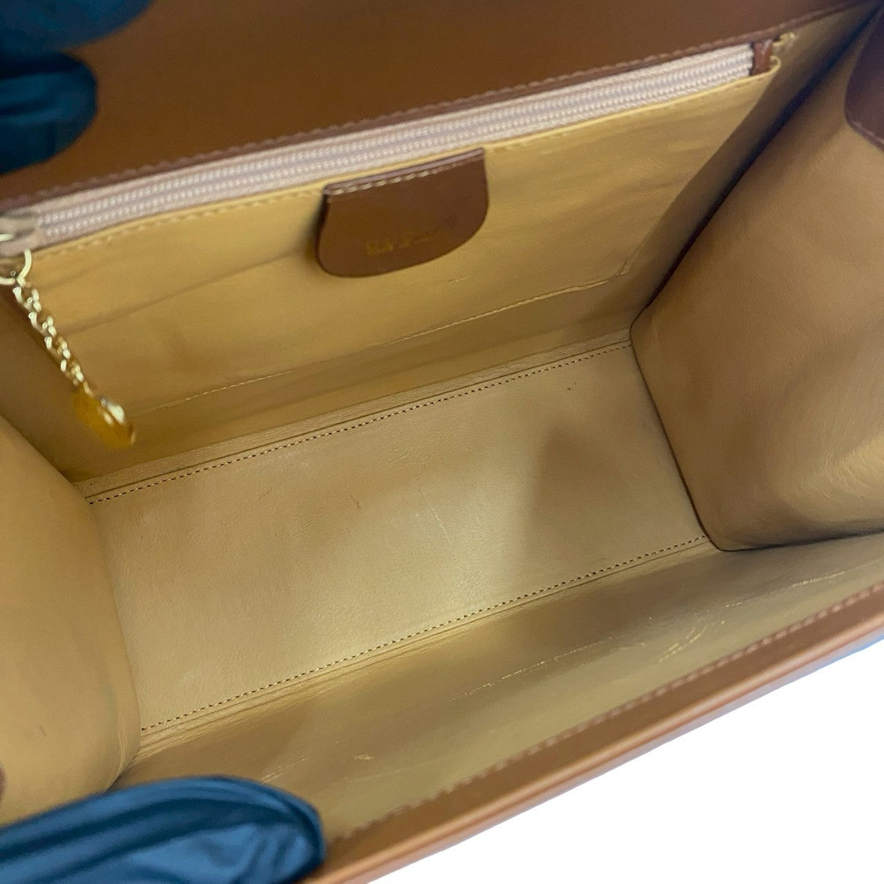 GUCCI Shoulder Bag Calfskin Brown