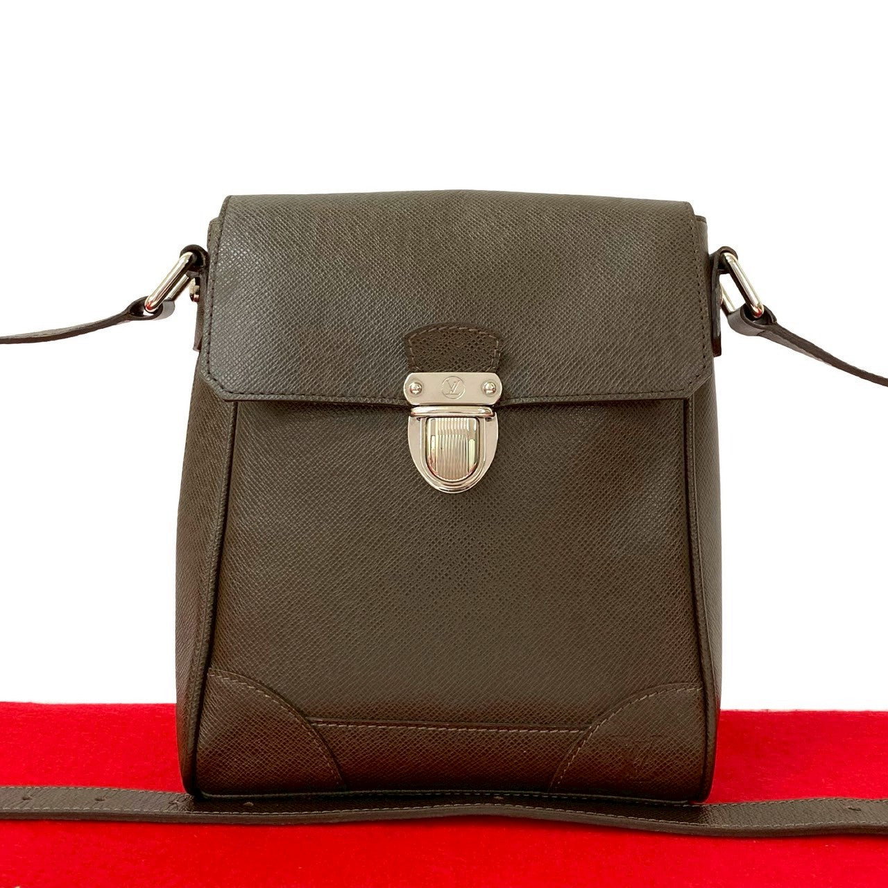 LOUIS VUITTON Shoulder Bag leather Brown Taiga Luka