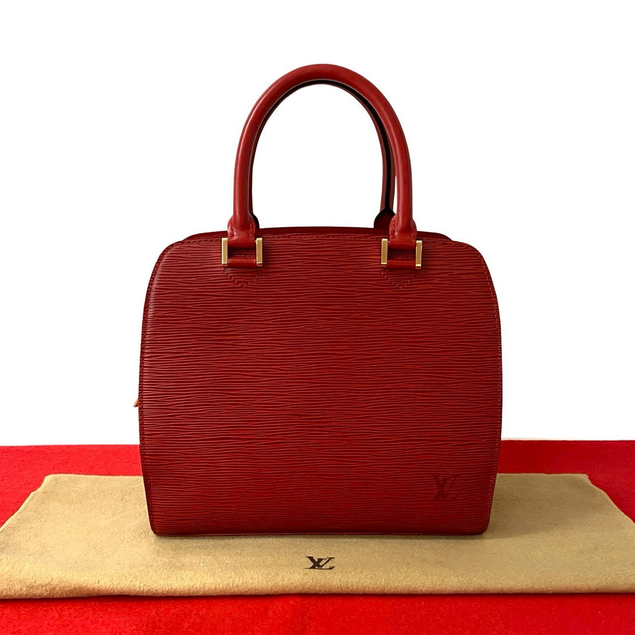 LOUIS VUITTON Handbag leather Red Epi Ponneuf