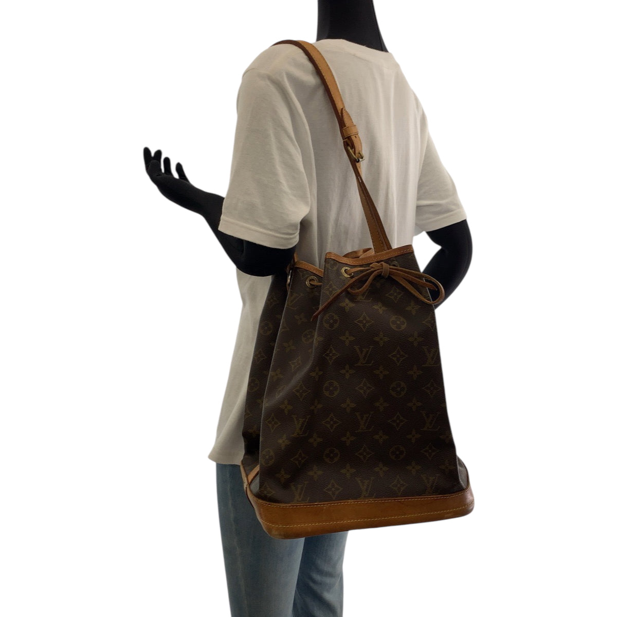 LOUIS VUITTON Shoulder Bag M42224 PVC Brown Gold Metal Shoulder Bag Monogram Noe Women Used Authentic