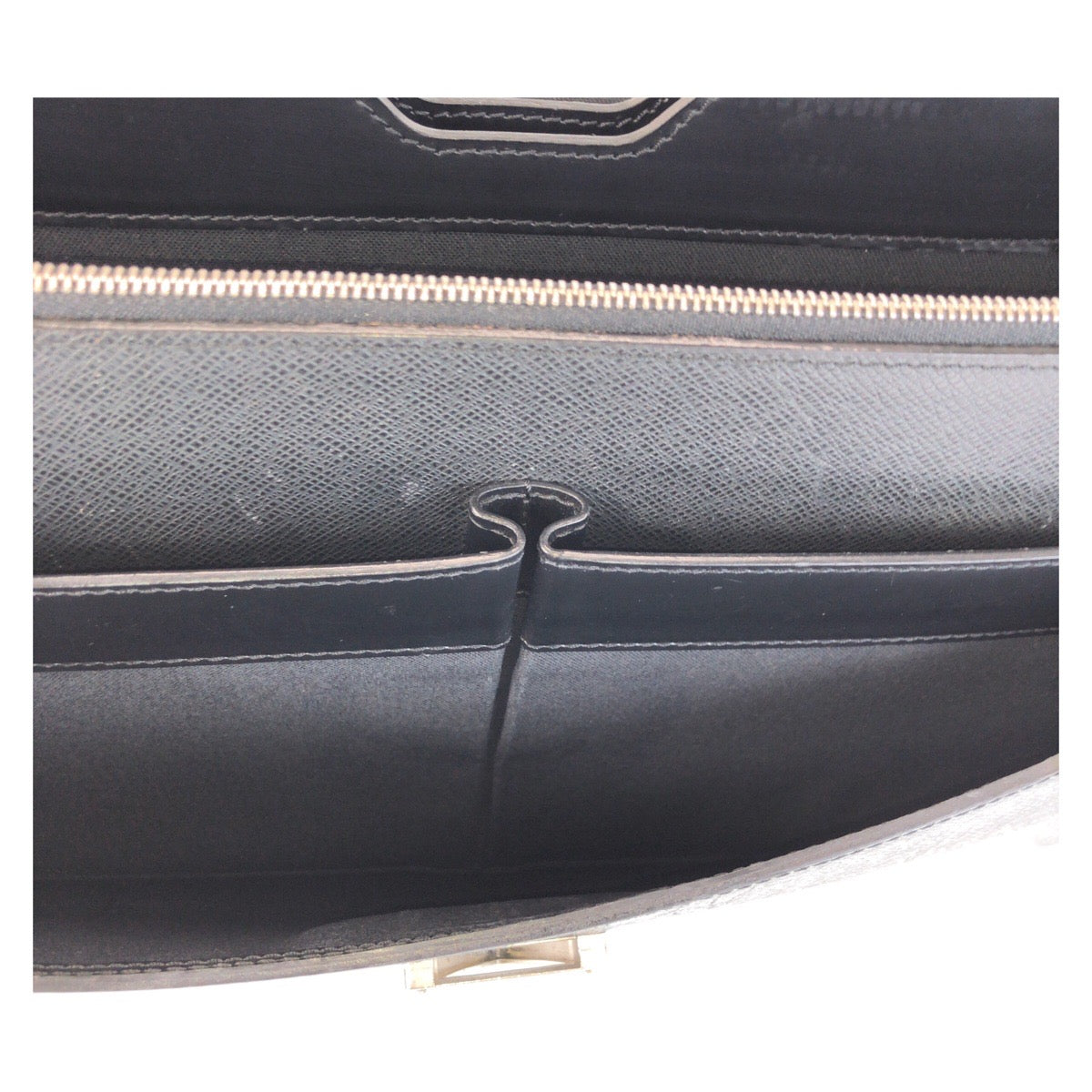 LOUIS VUITTON Business bag M31052 leather Ardoise Black SilverMetal Business bag briefcase Taiga Robusto 1 mens Used Authentic