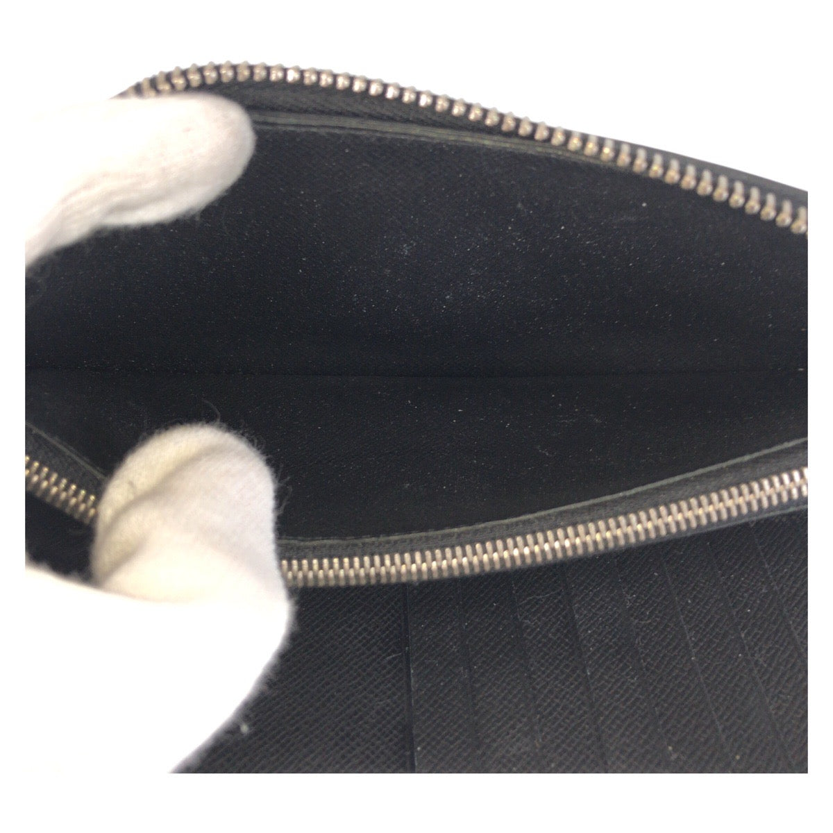LOUIS VUITTON Long Wallet Purse M30317 leather Black SilverMetal Long Wallet Purse Taiga Zippy Wallet Vertical mens Used Authentic