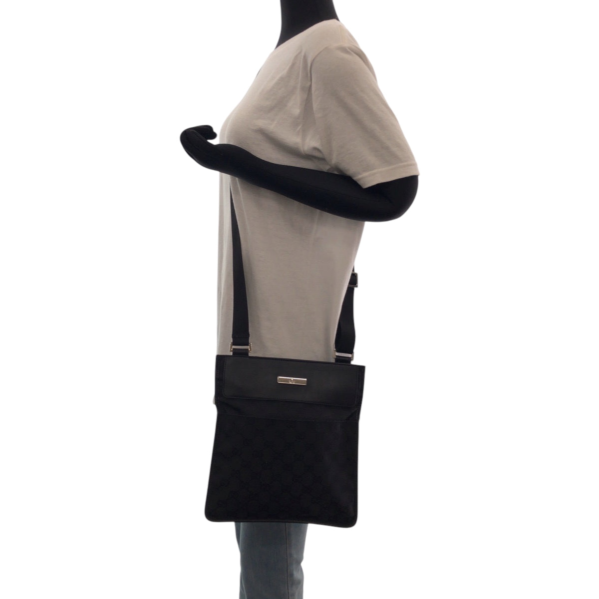 GUCCI Shoulder Bag 27639 GG canvas Black SilverMetal Shoulder Bag Sacoche Women Used Authentic