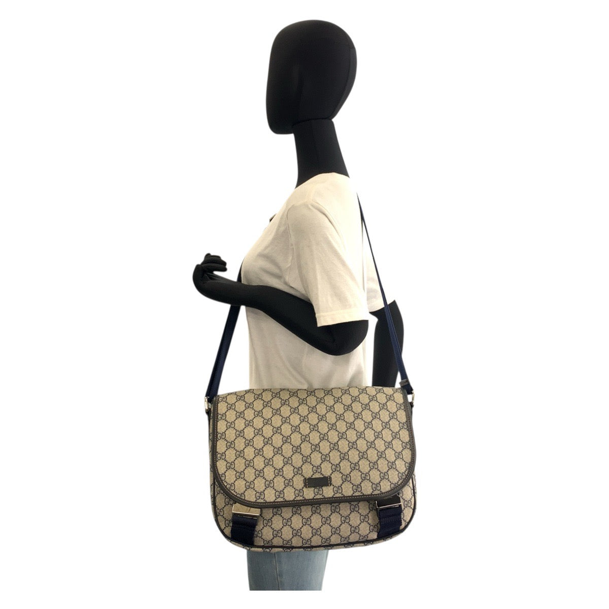 GUCCI Shoulder Bag 201732 GG Supreme Canvas Gray Navy SilverMetal Shoulder Bag Messenger bag mens Used Authentic