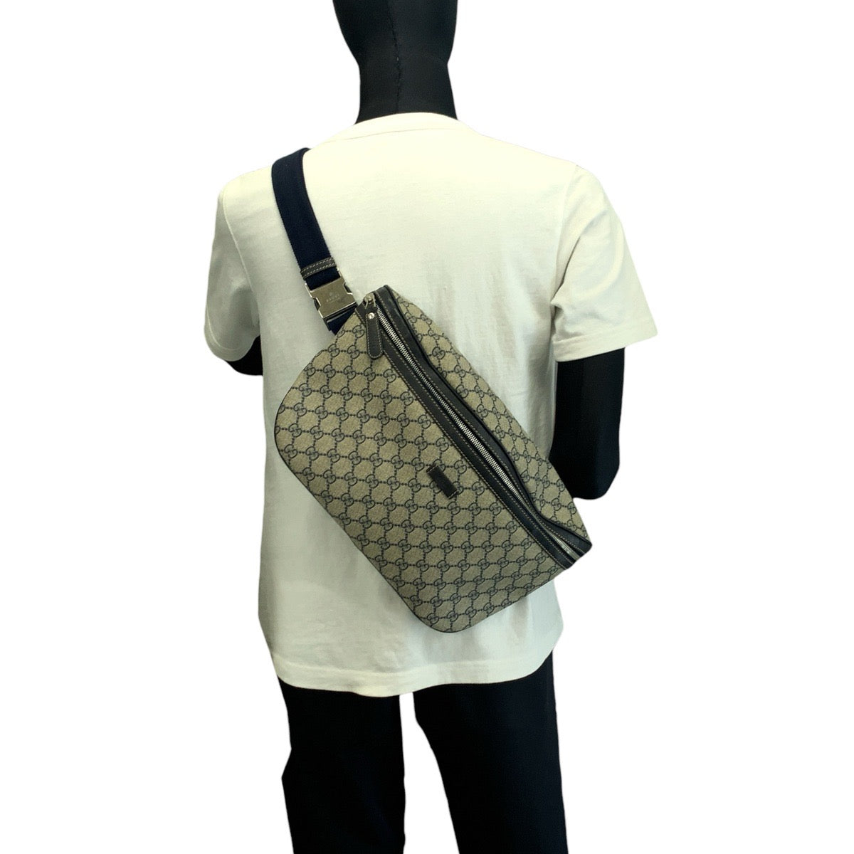 GUCCI Shoulder Bag 211110 GG Supreme Canvas Beige Navy SilverMetal Shoulder Bag Bum Bag Sling bag mens Used Authentic