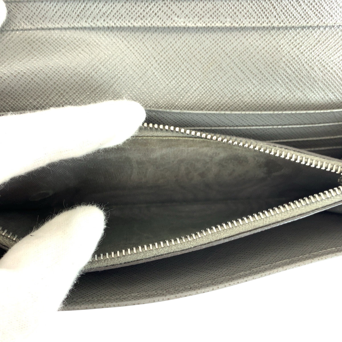 PRADA Long Wallet Purse 1MH132 leather Grey SilverMetal Long Wallet Purse with pass case Safiano logo Women Used Authentic