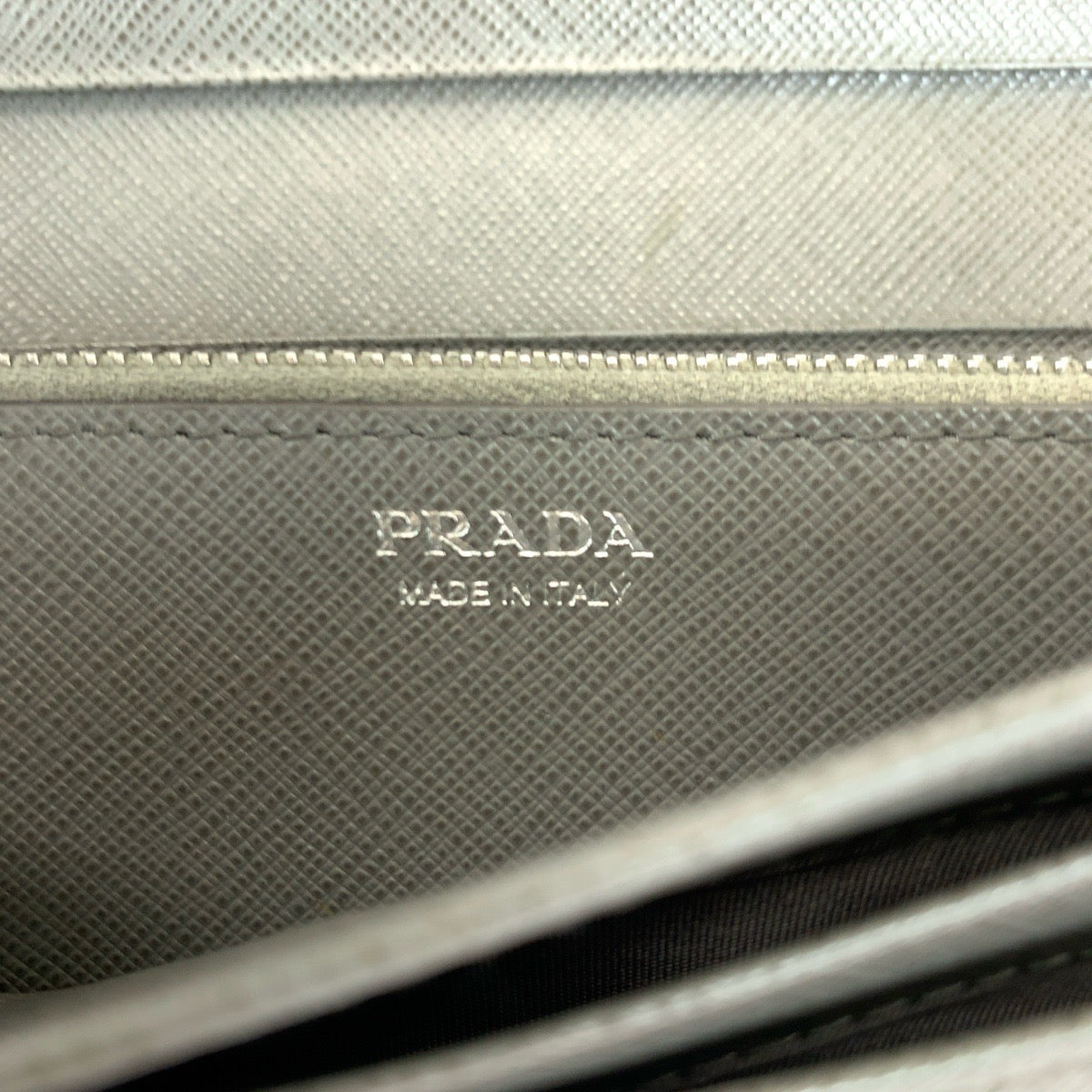 PRADA Long Wallet Purse 1MH132 leather Grey SilverMetal Long Wallet Purse with pass case Safiano logo Women Used Authentic