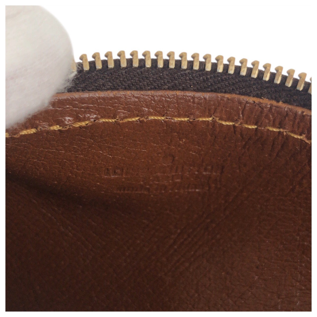 LOUIS VUITTON Pouch leather Brown Monogram Truth Rondo