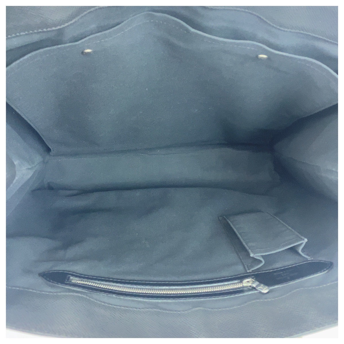 LOUIS VUITTON Business bag M31012 leather Black SilverMetal Taiga Kasbeck GM