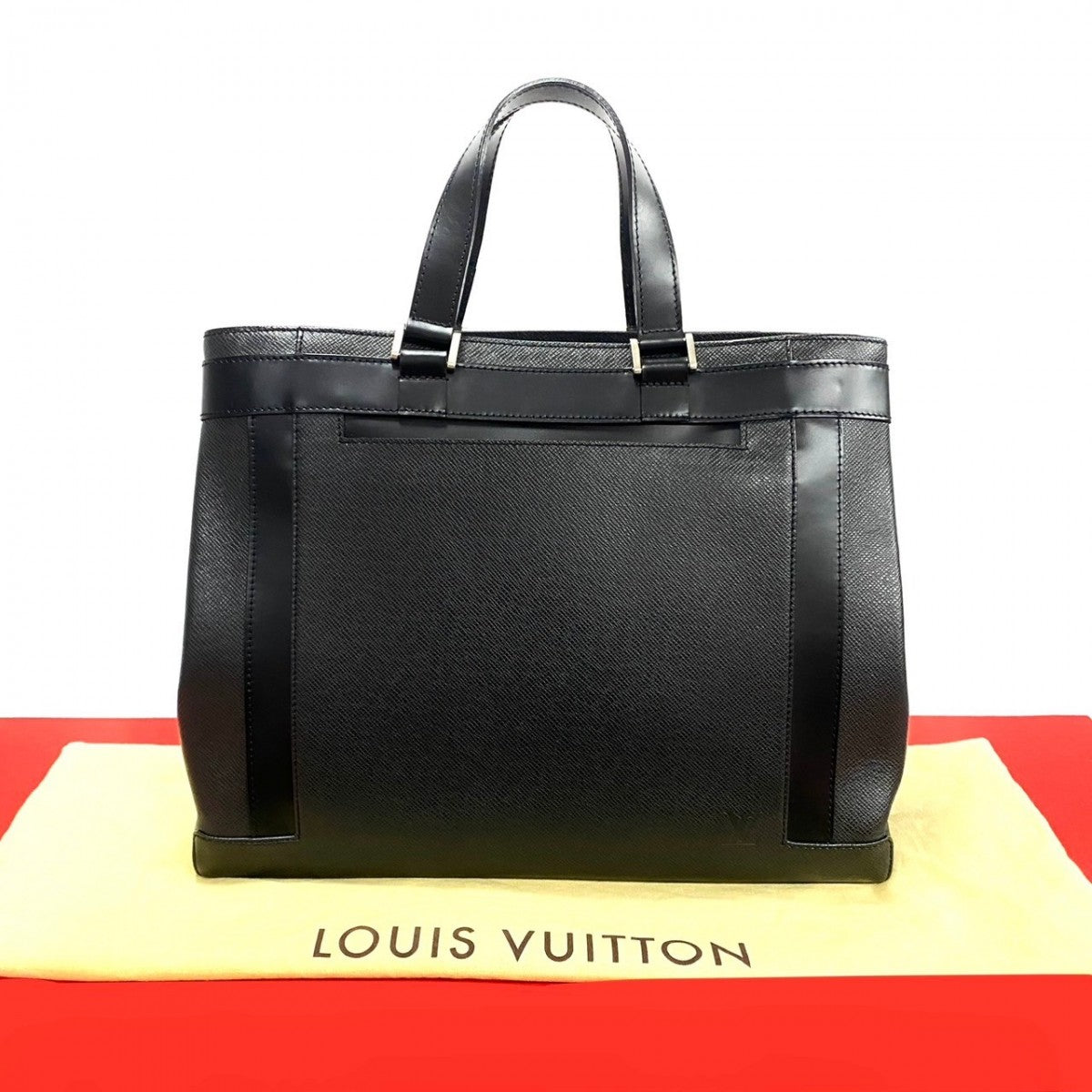 LOUIS VUITTON Business bag M31012 leather black Taiga Kasbeck GM mens Used Authentic