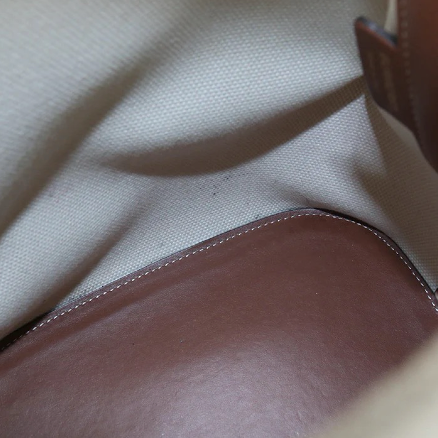 BURBERRY PEGGY BUCKET BAG