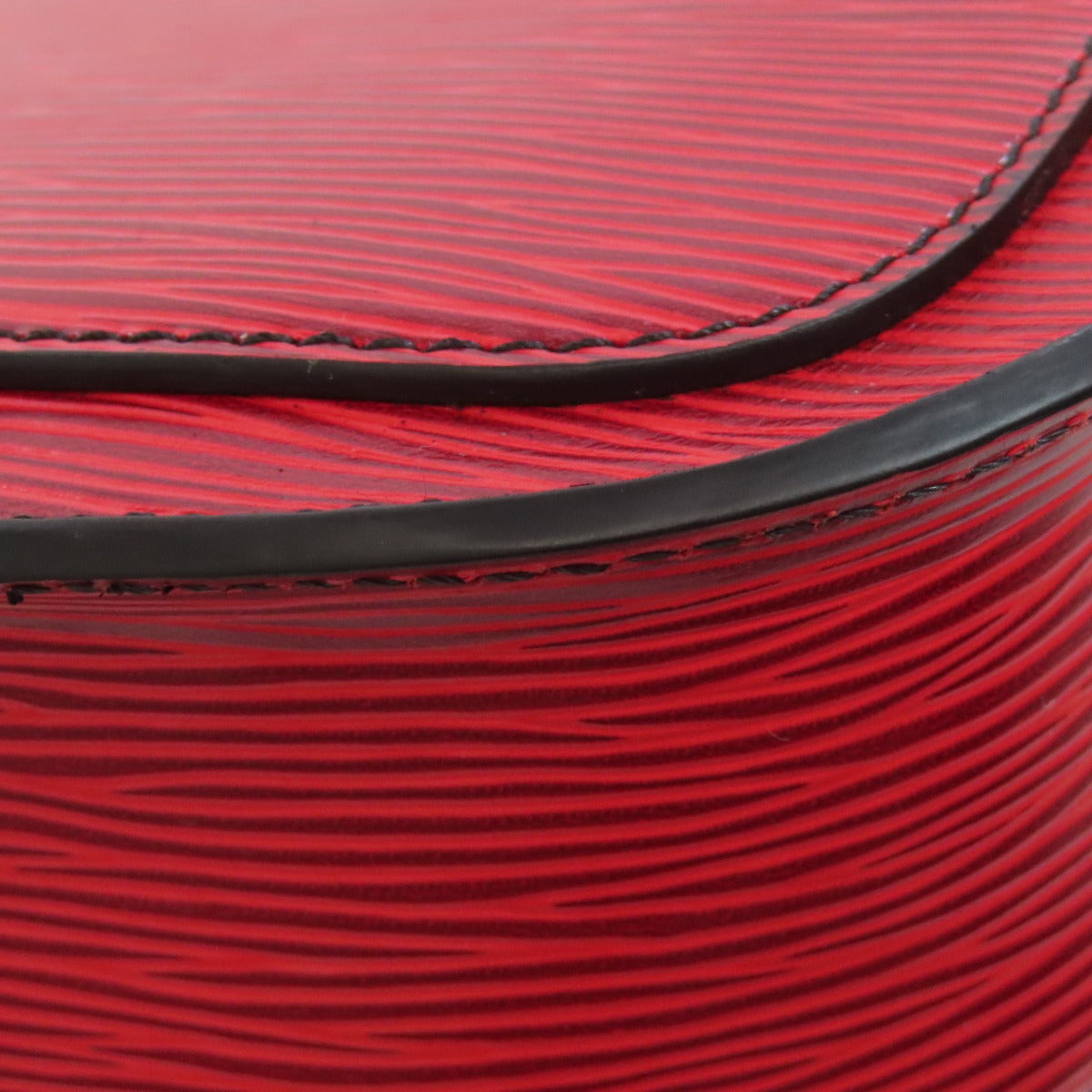 LOUIS VUITTON Shoulder Bag M52217 Epi Red Mini Saint-Cloud